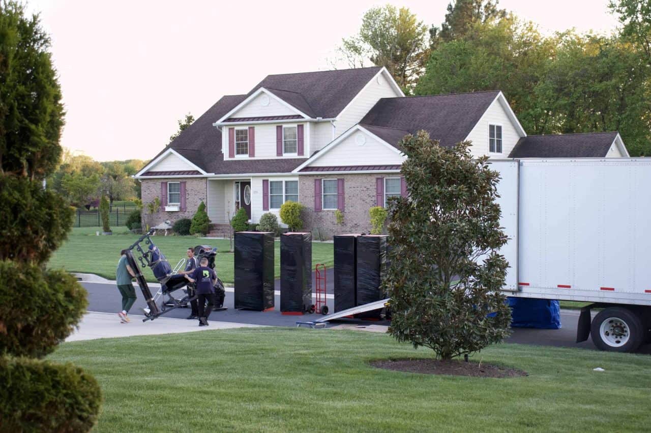 Ten Benefits of Hiring the Best Long-Distance Movers for Your Next Move