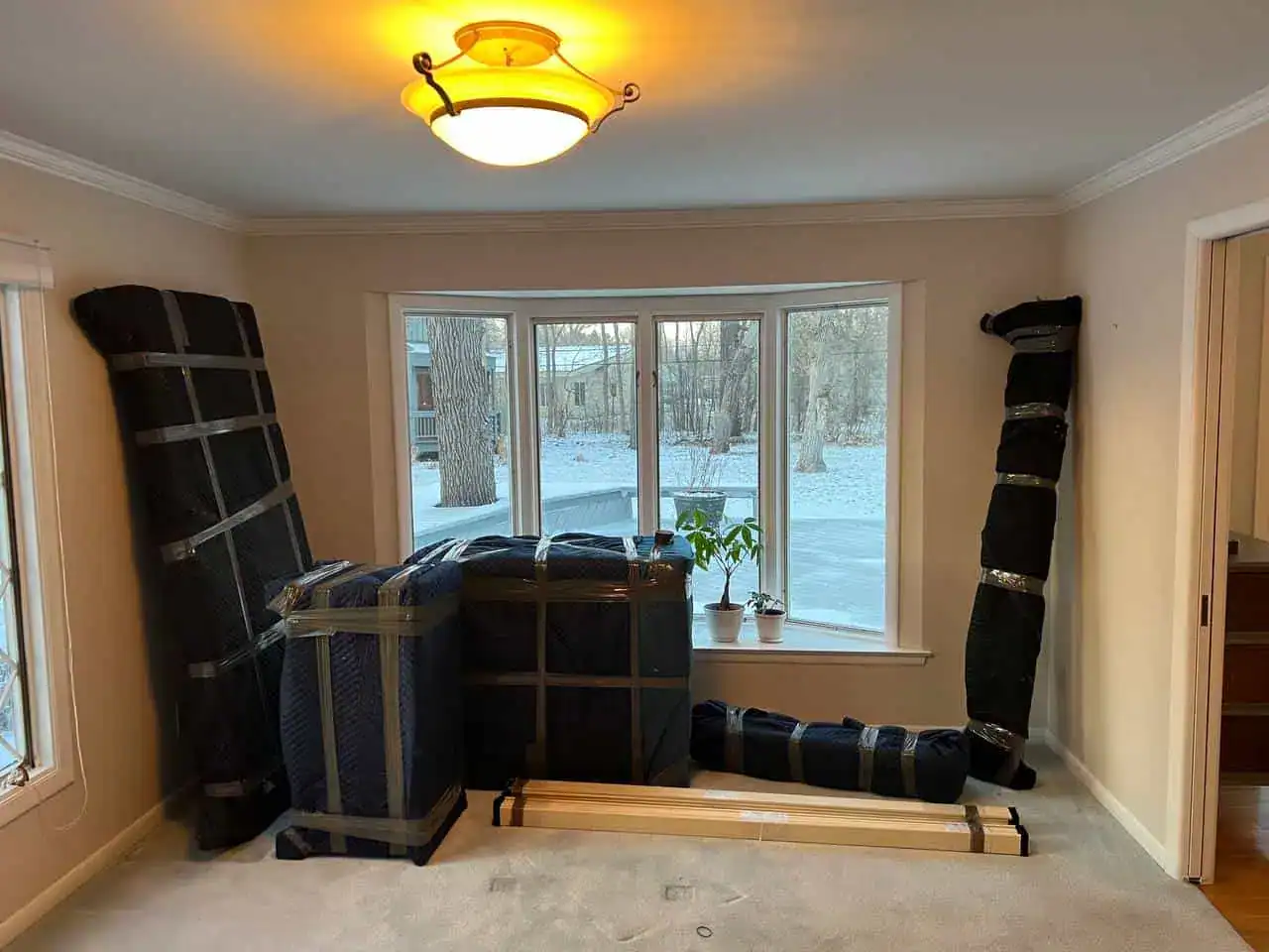How the best long-distance movers handle your belongings with care