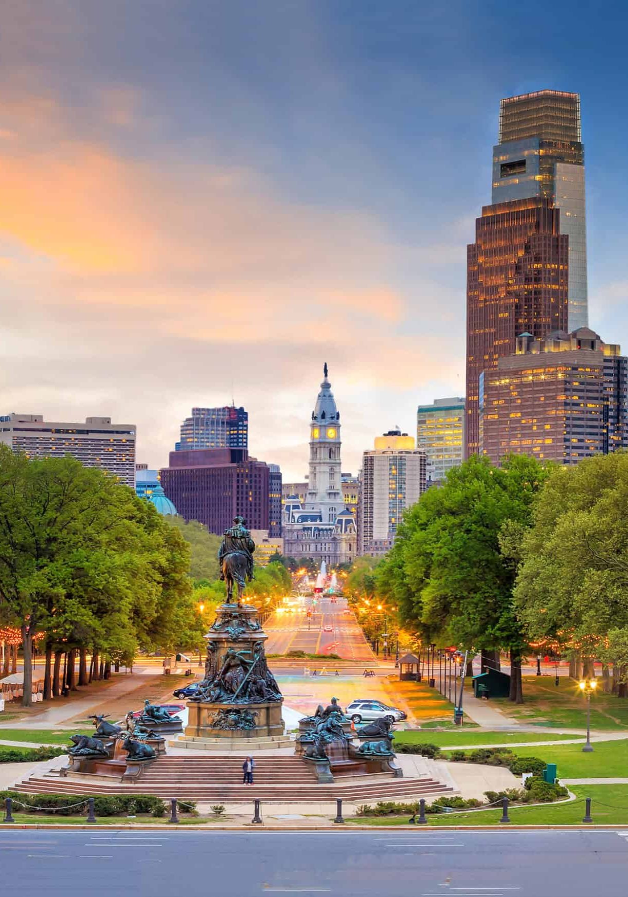 beautiful philadelphia downtown skyline at sunset